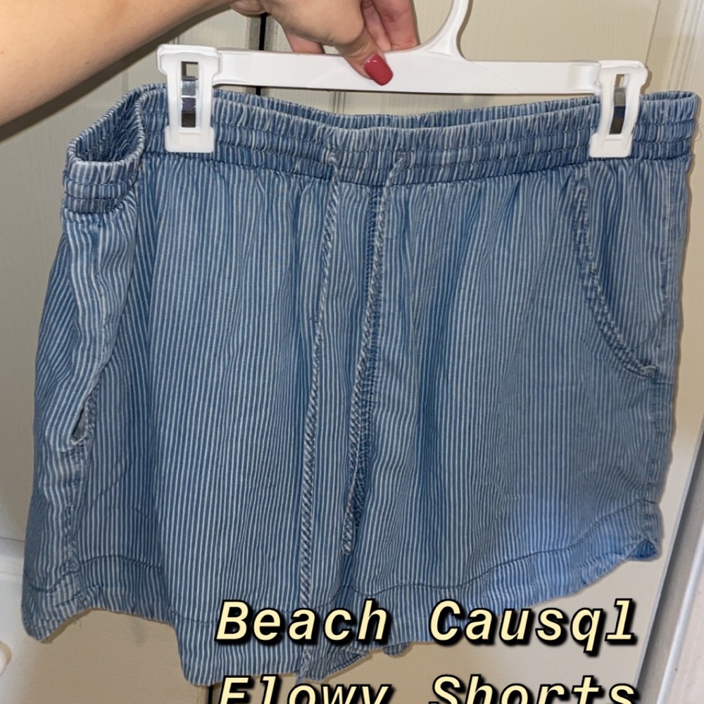 Flowy drawstring shorts, pinstriped